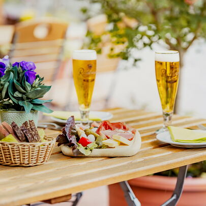 Essen auf Terrasse im Forsthaus Kirnitzschtal