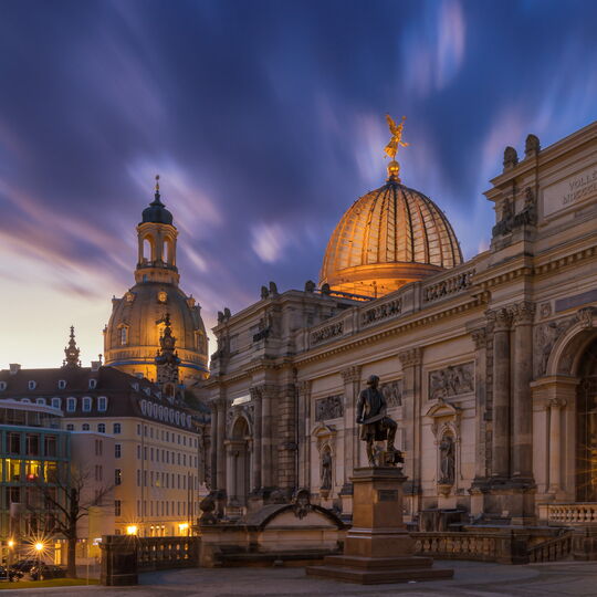 Frauenkirche und Hochschule für Bildende Künste in Dresden