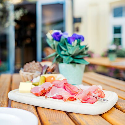 Essen auf Terrasse in Forsthaus Kirnitzschtal Pura